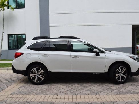 Used 2018 Subaru Outback 2.5i Limited AWD/4WD image 7