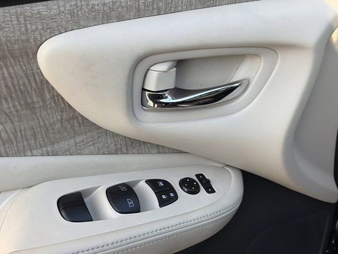 Certified 2024 Nissan Murano SV image 26