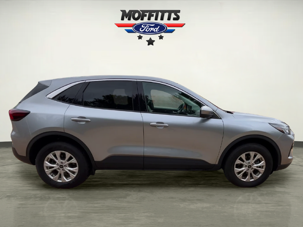 Used 2023 Ford Escape Active w/ Tech Pack #2 AWD/4WD image 6