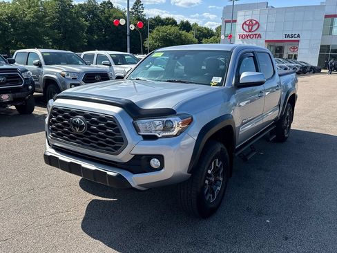 Used 2022 Toyota Tacoma TRD Off-Road AWD/4WD image 3