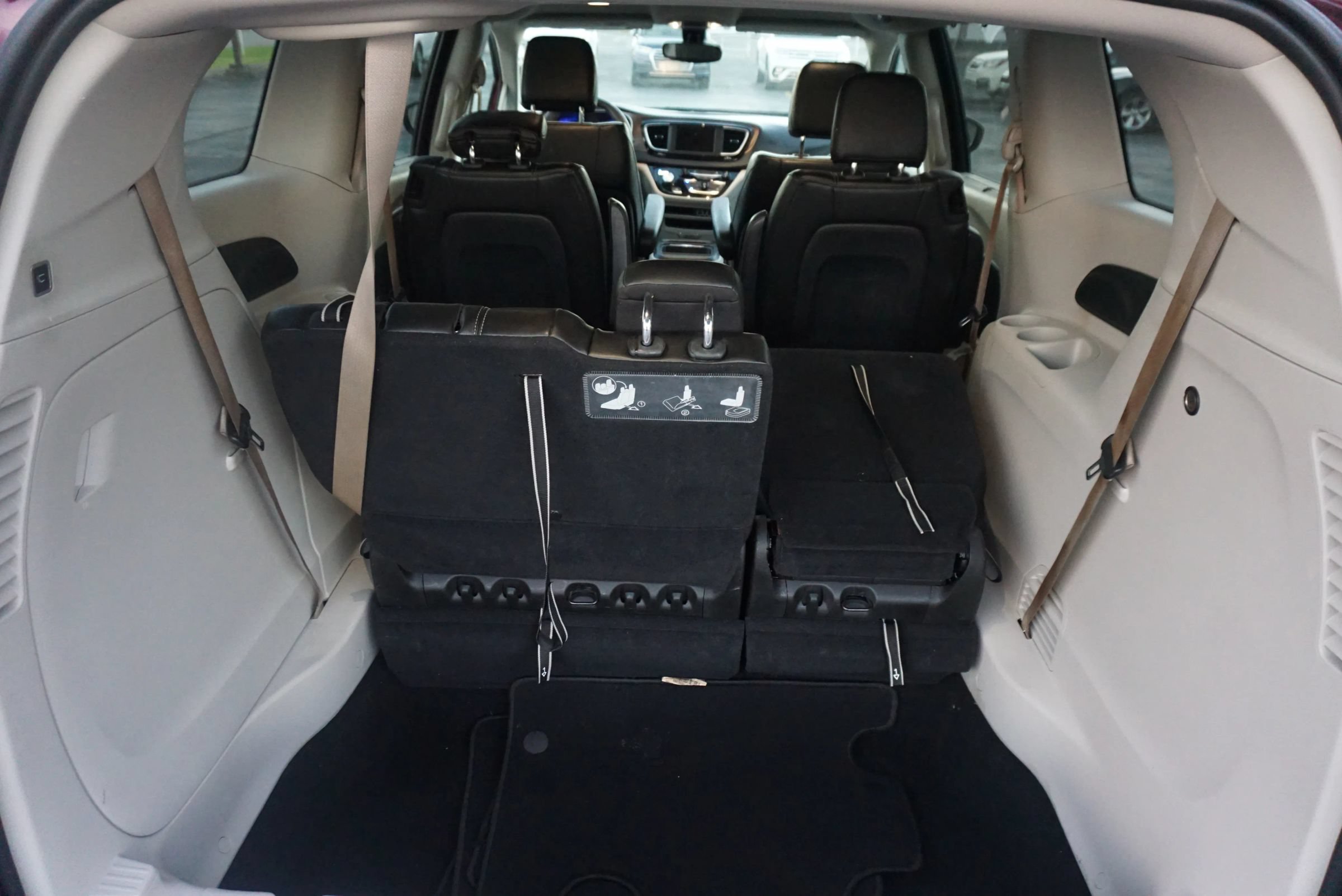 Used 2021 Chrysler Voyager Lxi FWD image 17
