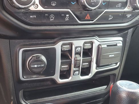 Used 2019 Jeep Wrangler Unlimited Sport S image 21