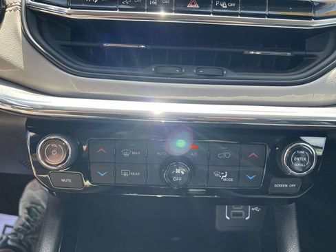 Certified 2022 Jeep Compass Limited AWD/4WD image 25