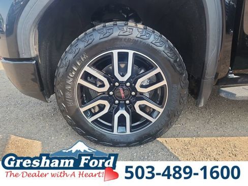 Used 2022 GMC Sierra 1500 AT4 w/ AT4 Premium Package AWD/4WD image 34