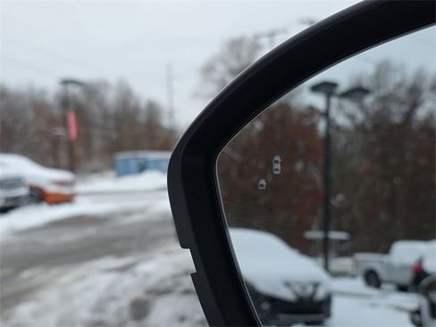 Certified 2023 Nissan Pathfinder Platinum image 32