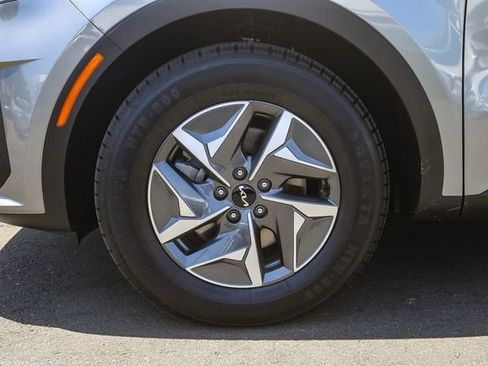 Used 2022 Kia Sorento S FWD image 13