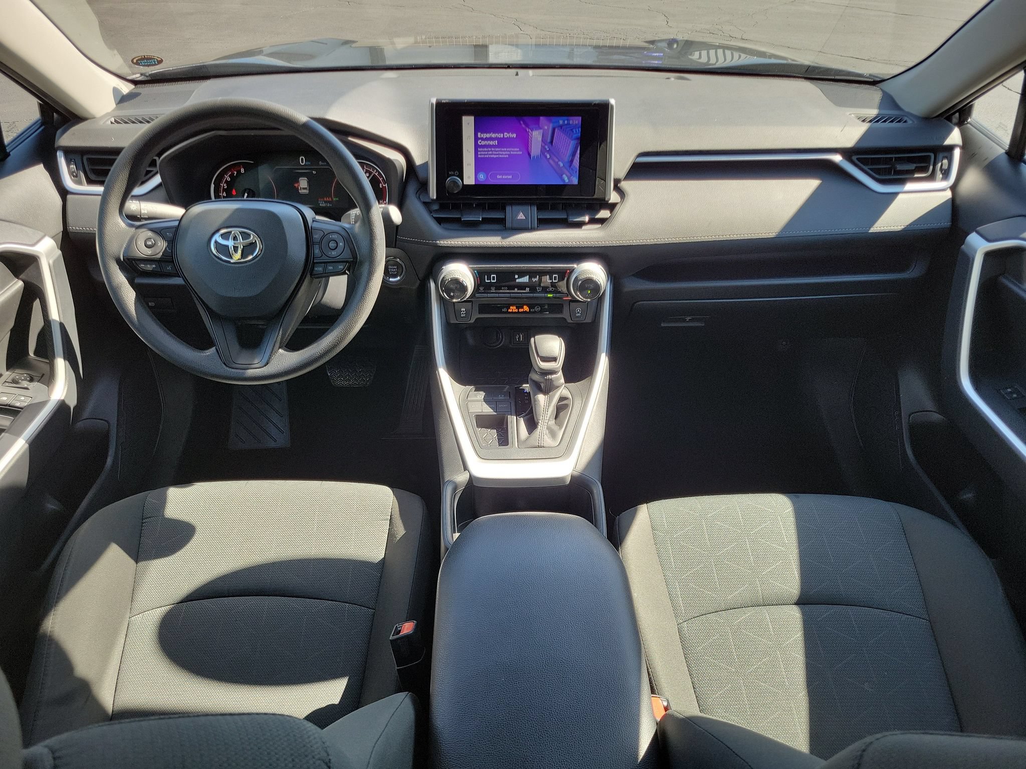 Used 2025 Toyota RAV4 XLE FWD image 24