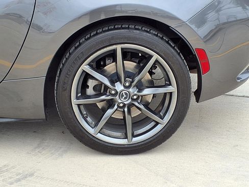 Used 2019 MAZDA MX-5 Miata RF Grand Touring image 9