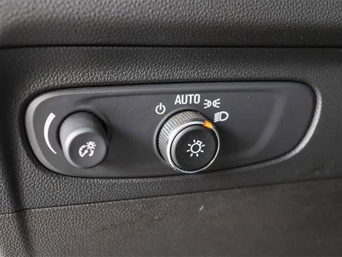 Used 2023 Buick Envision Preferred image 23