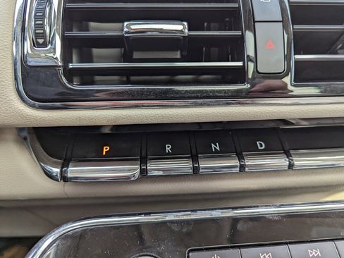 Used 2020 Lincoln Navigator L Reserve w/ Equipment Group 201A Reserve image 26