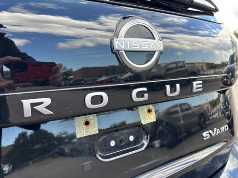Used 2024 Nissan Rogue SV AWD/4WD image 17