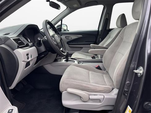 Used 2018 Honda Pilot LX image 9