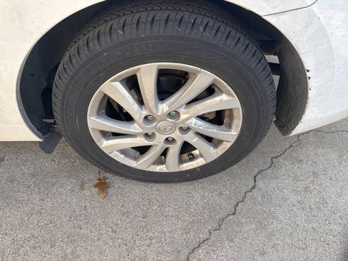 Used 2012 MAZDA MAZDA3 i Touring image 4