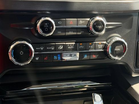 New 2026 Ford F250 Lariat w/ Black Appearance Package AWD/4WD image 28