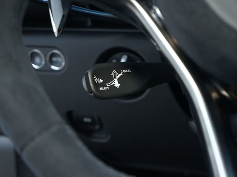 Used 2024 McLaren Artura RWD image 33