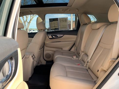 Used 2016 Nissan Rogue SL w/ SL Premium Package image 30