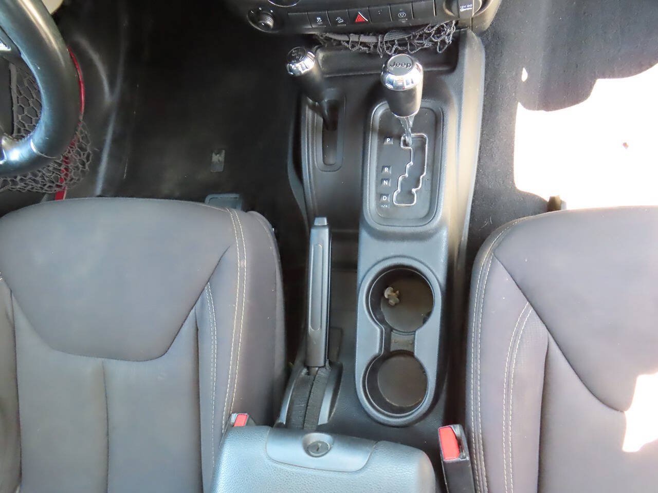 Used 2013 Jeep Wrangler Sahara AWD/4WD image 17