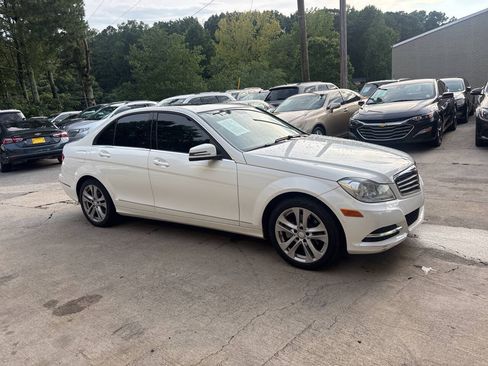 Used 2014 Mercedes-Benz C 250 Sedan image 5