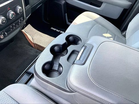 Used 2018 RAM 2500 SLT w/ Snow Chief Group AWD/4WD image 18