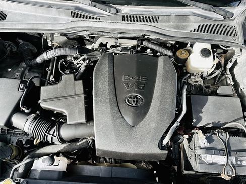 Used 2016 Toyota Tacoma TRD Off-Road image 19