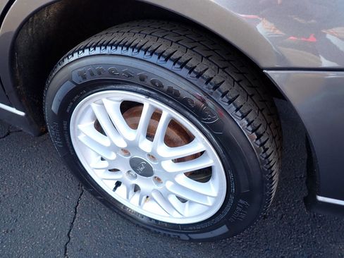 Used 2006 Ford Focus SES image 12