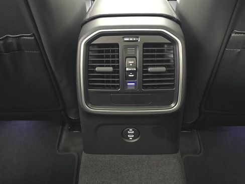 Certified 2026 Porsche Macan Turbo AWD/4WD image 26