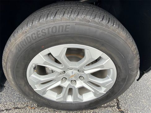 Used 2024 Chevrolet Silverado 1500 LTZ w/ Technology Package image 12