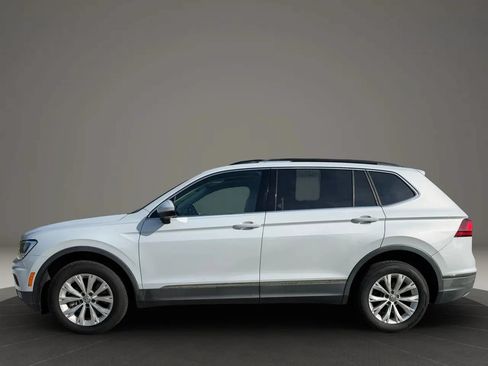 Used 2018 Volkswagen Tiguan SE w/ Panoramic Sunroof Package AWD/4WD image 2