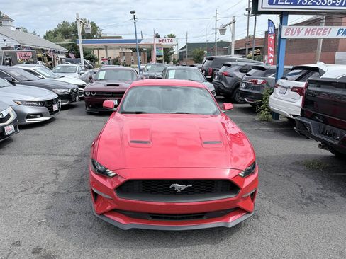 Used 2018 Ford Mustang Coupe RWD image 5