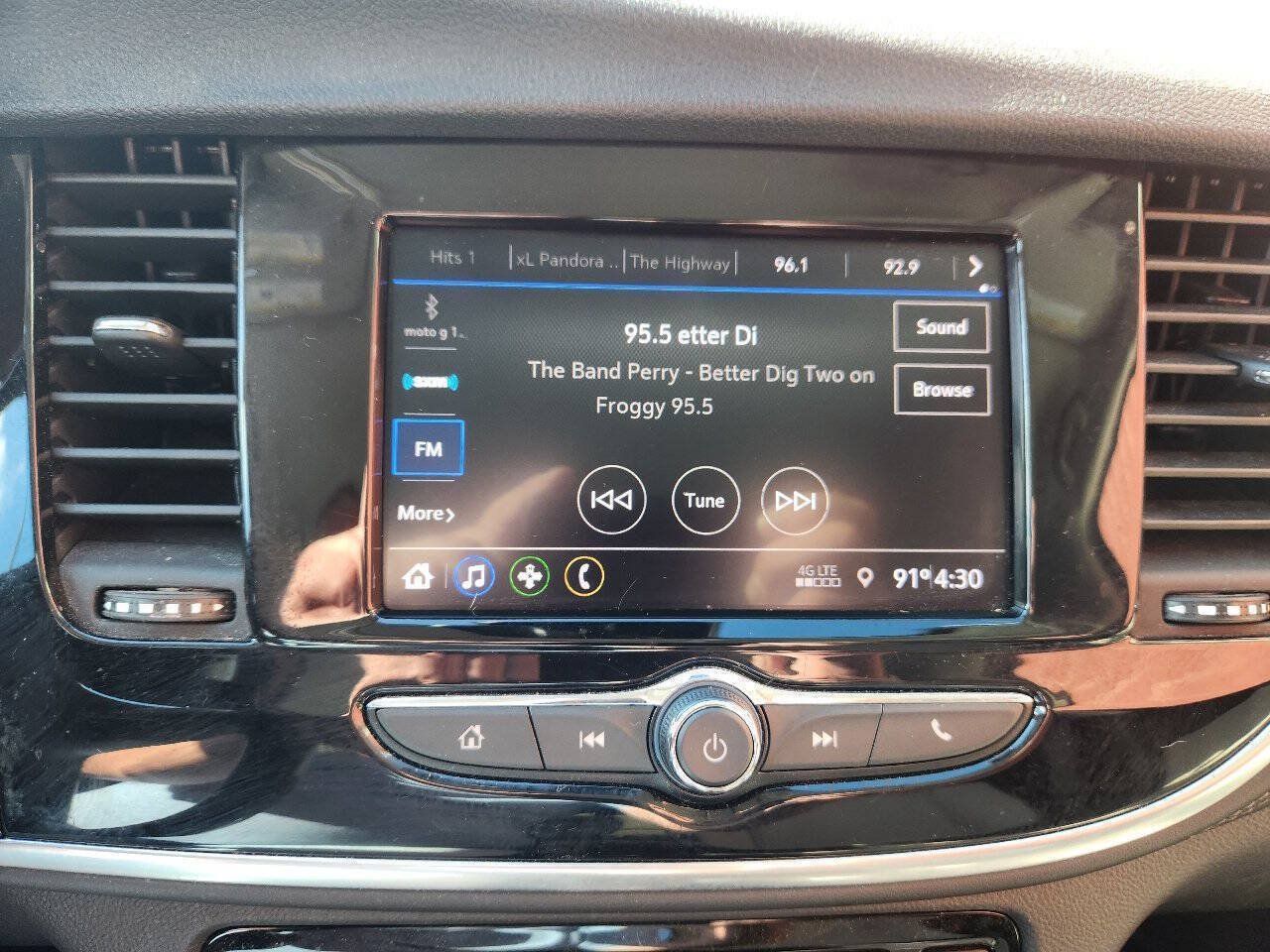 Used 2022 Buick Encore Preferred w/ Safety Package AWD/4WD image 19