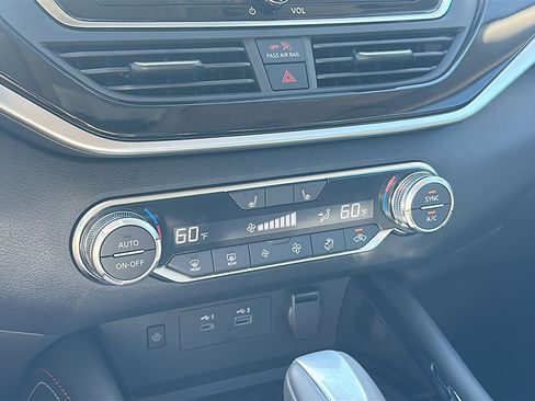 New 2025 Nissan Altima 2.5 SR w/ SR Premium Package image 23