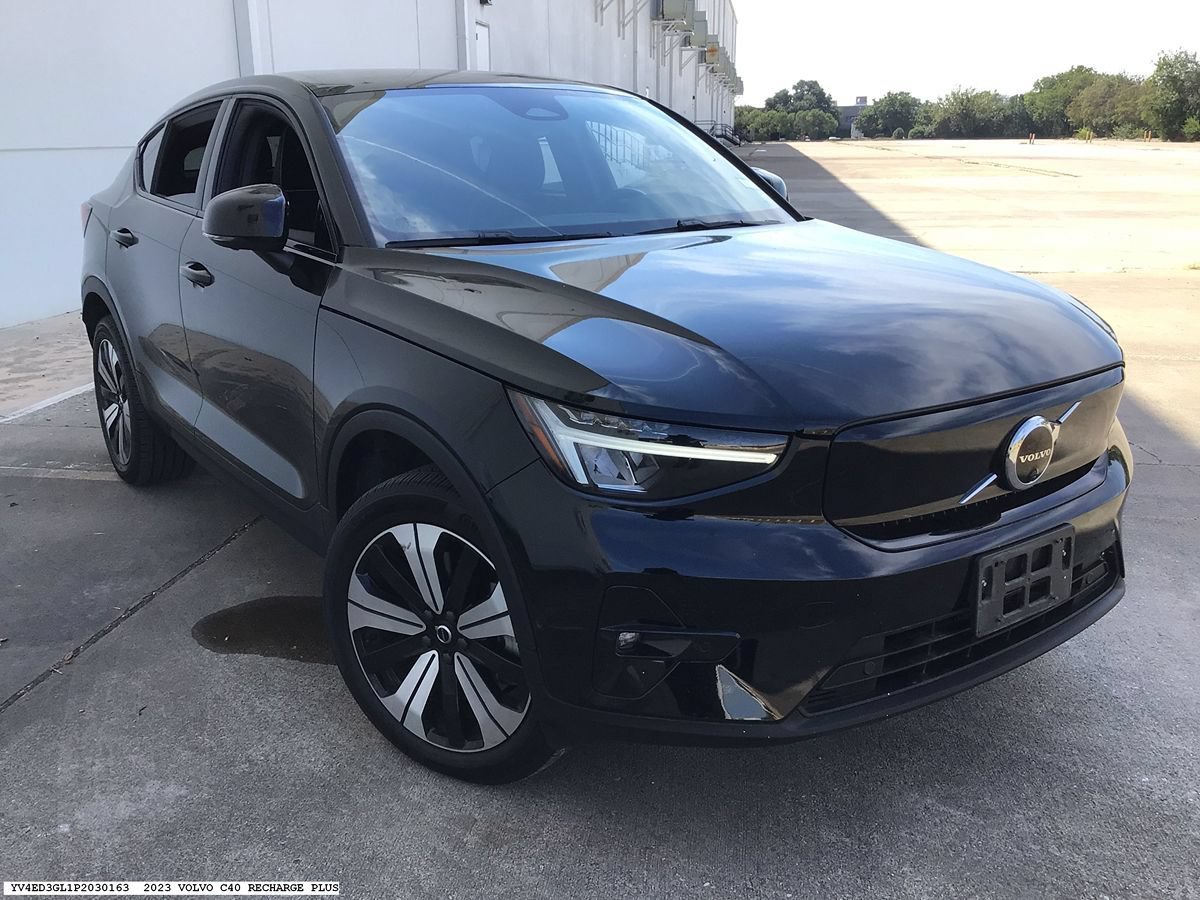 Used 2023 Volvo C40 P8 Recharge Plus AWD/4WD image 3