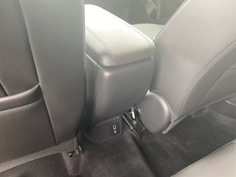 Used 2024 Buick Encore GX Preferred AWD/4WD image 21
