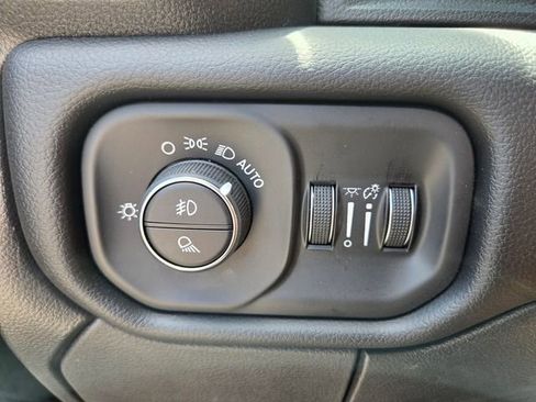 New 2026 RAM 2500 Laramie AWD/4WD image 21