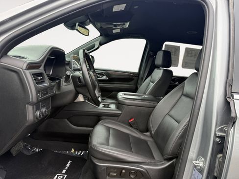 Used 2023 Chevrolet Suburban LT image 10