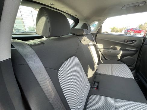 Used 2022 Hyundai Kona SE image 27