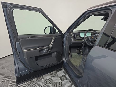 Used 2023 Rivian R1S Adventure AWD/4WD image 16