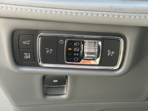 Used 2022 Lincoln Nautilus Reserve FWD image 27