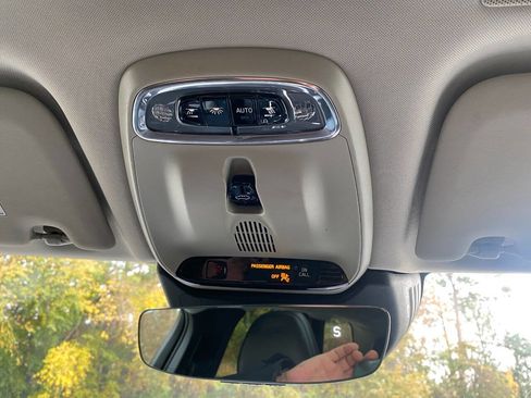 Used 2018 Volvo XC60 T5 Momentum w/ Vision Package image 37