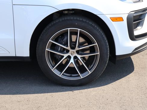 Used 2026 Porsche Macan AWD/4WD image 59