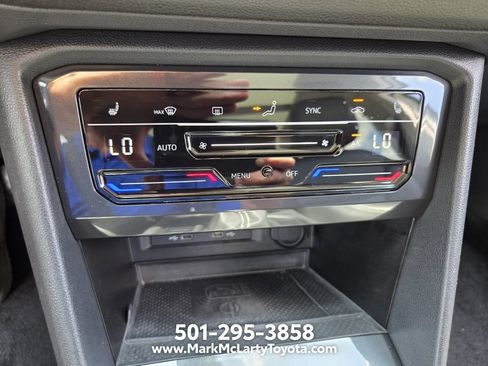 Used 2023 Volkswagen Tiguan SE w/ Panoramic Sunroof Package FWD image 28