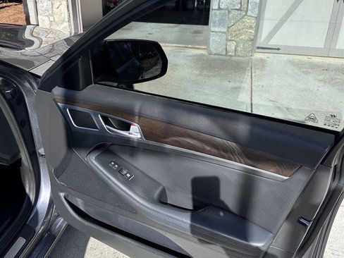 Used 2015 Hyundai Genesis 3.8 w/ Option Group 03 image 12