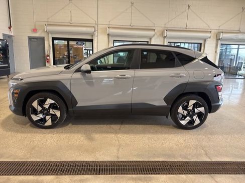Used 2026 Hyundai Kona Limited FWD image 6