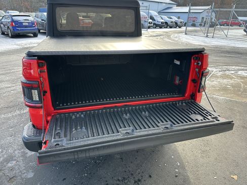 Used 2020 Jeep Gladiator Sport w/ Quick Order Package 24S image 8