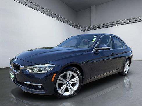 Used 2017 BMW 330i xDrive Sedan AWD/4WD image 28