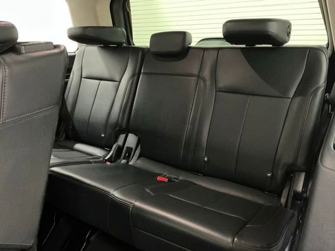 Used 2024 Ford Expedition XLT image 22