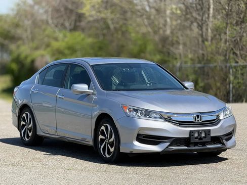 Used 2017 Honda Accord EX-L image 1