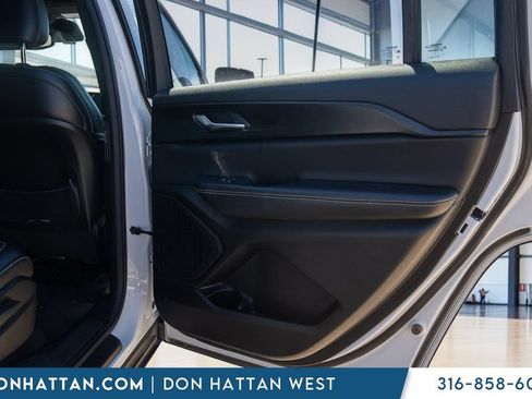 Used 2023 Jeep Grand Cherokee L Laredo AWD/4WD image 25