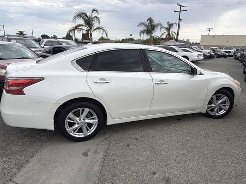 Used 2015 Nissan Altima 2.5 SV FWD image 5