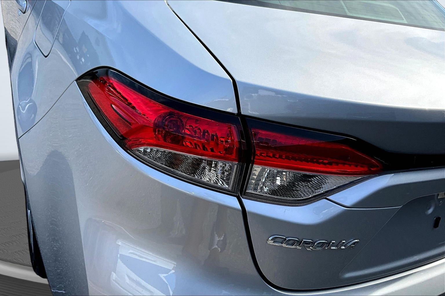 Used 2025 Toyota Corolla LE w/ Convenience Package FWD image 19